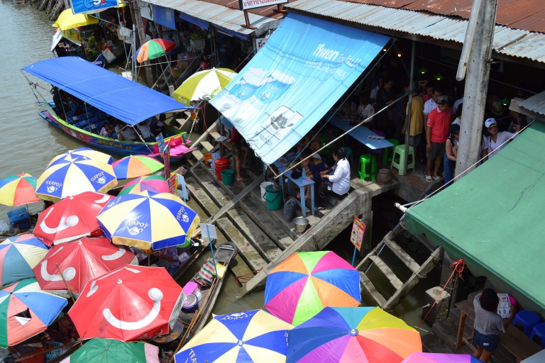 「Amphawa Floating Market」の写真です。
