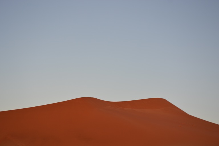 ナミブ砂漠 風と太陽がデザインした砂漠