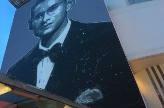バンコクのアートカルチャーを覗きたくて、 「Bangkok Art and Culture Centre 」に行くと、 ここにも彼がいました。 行くとこ、行ことこ、彼がいます。 そう、「プミポン国王」です。