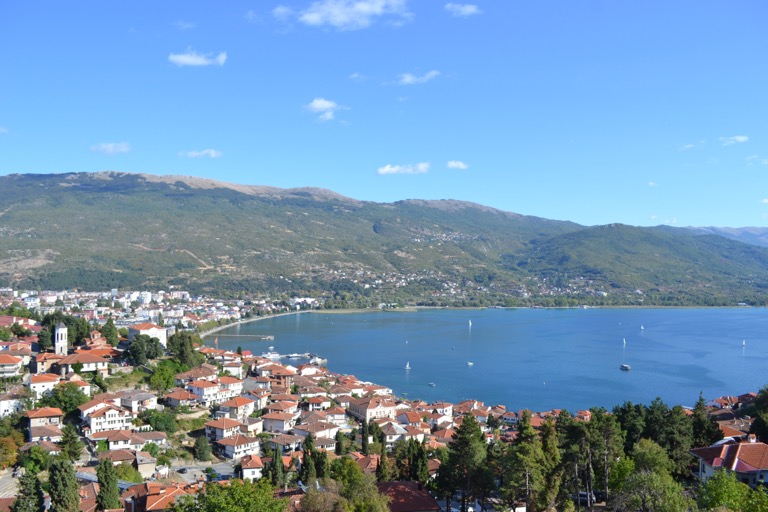 旅行ガイドブック『Lonely Planet』が、 マケドニアの南西にあるオフリドを ２０１７年に訪れるべき世界の都市 第５位に選んだということで、行ってきた。